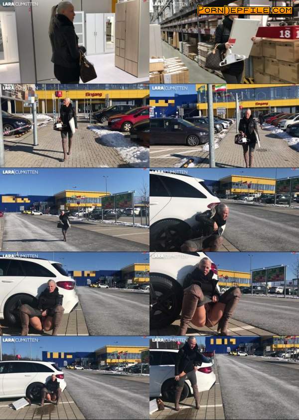 MDH: Lara Cumkitten - The crazy blonde pisses in public at the parking lot of the store (Germany, Amateur, Pissing, MyDirtyHobby) 1080p