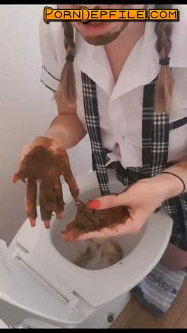 ScatShop: CremeDeLaJen - Schoolgirl plays with poop out of toilet (Scat) 1280p