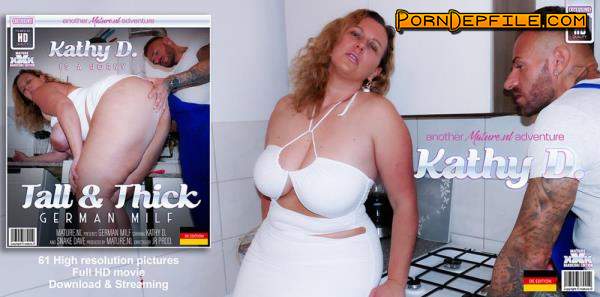 Mature.nl: Kathy D (EU) (39), Snake Dave (33) - Thick German MILF Kathy D. has a big ass and tits she uses to seduce the handyman into sex at home (Big Ass, Big Tits, Milf, Mature) 1080p