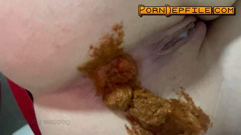 ScatShop: Thefartbabes - Massive Shit For Lunch (Solo, Smearing, Big shit, Scat) 1080p