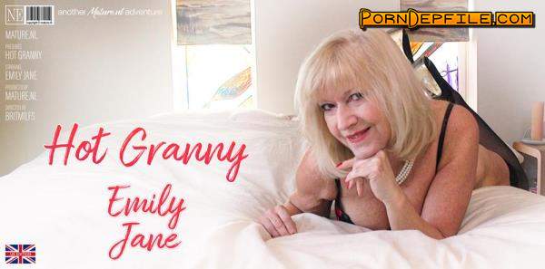Mature.nl: Emily Jane (EU) (63) - Hot British Granny Emily Jane plays with herself in bed (Pantyhose, Granny, Blonde, Mature) 1080p